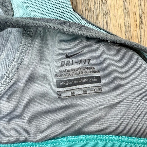 Nike Women’s Turquoise Dri Fit Sports Bra with Clasp and Adustable Straps Size M - Picture 14 of 14